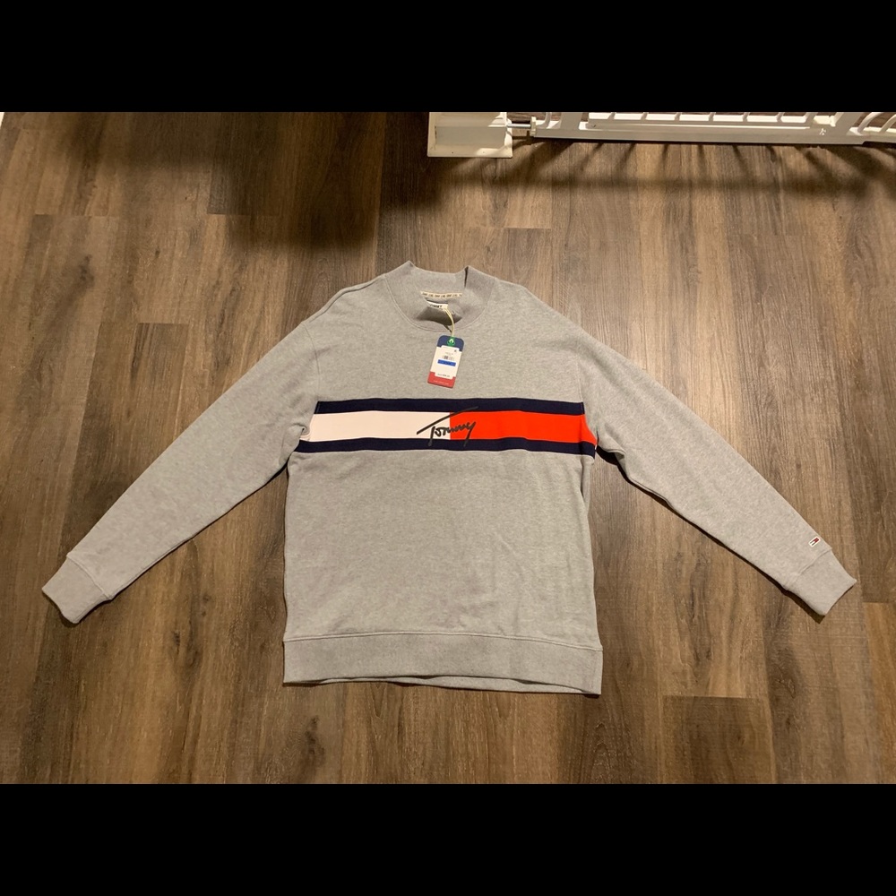 Brand New Tommy Hilfiger Sweater, Size XL